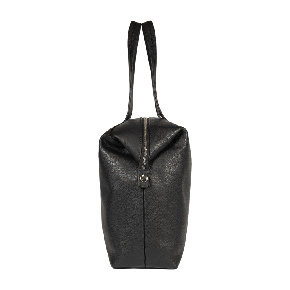 RB2004A | Shopping Bag Convertible to Trunk made of genuine full grain leather, dollar/light grain. Double handle. Black color. Dimensions: 43 x 36 x 14 cm. Packaging: Non-Woven Fabric Bag.